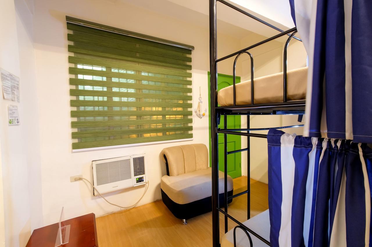 Zen Hostel Vicente Cruz Manila Esterno foto